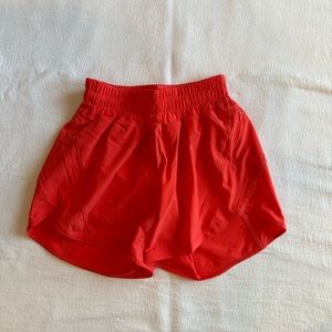 Lululemon Track That Mid-Rise Short 5" - Love Red